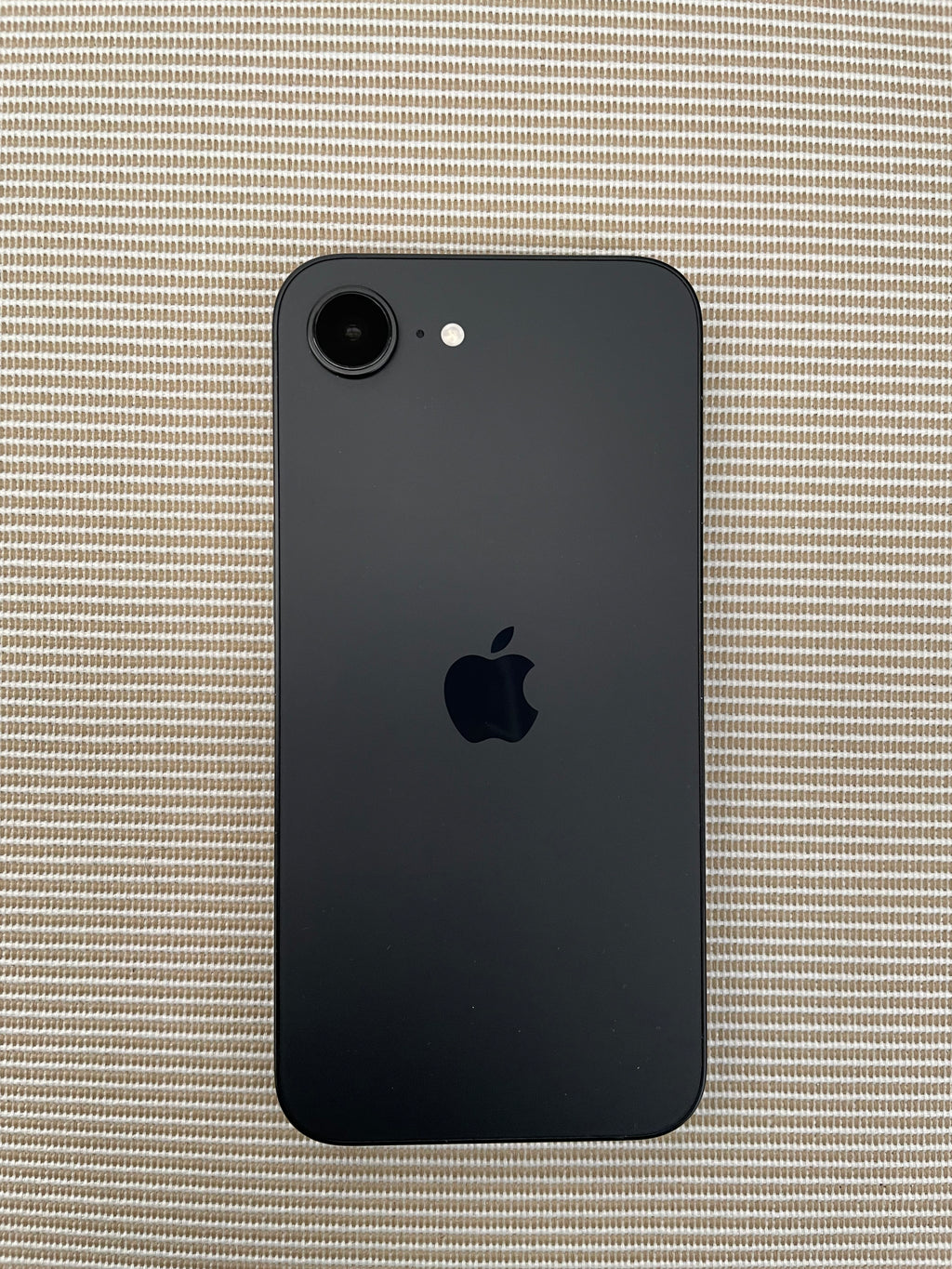 iPhone 16e – 128GB (Like-New Condition)