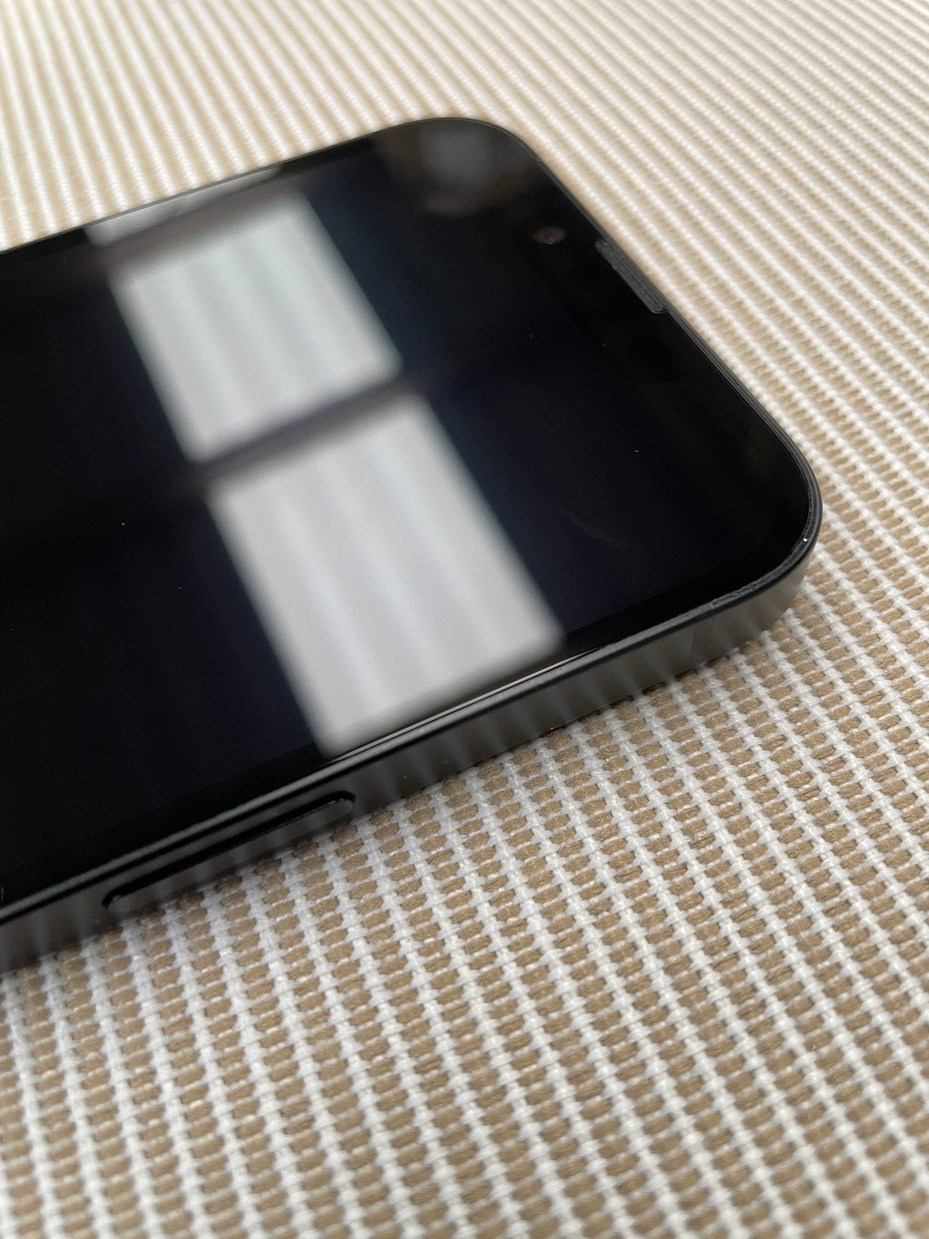 iPhone 16e – 128GB (Like-New Condition)