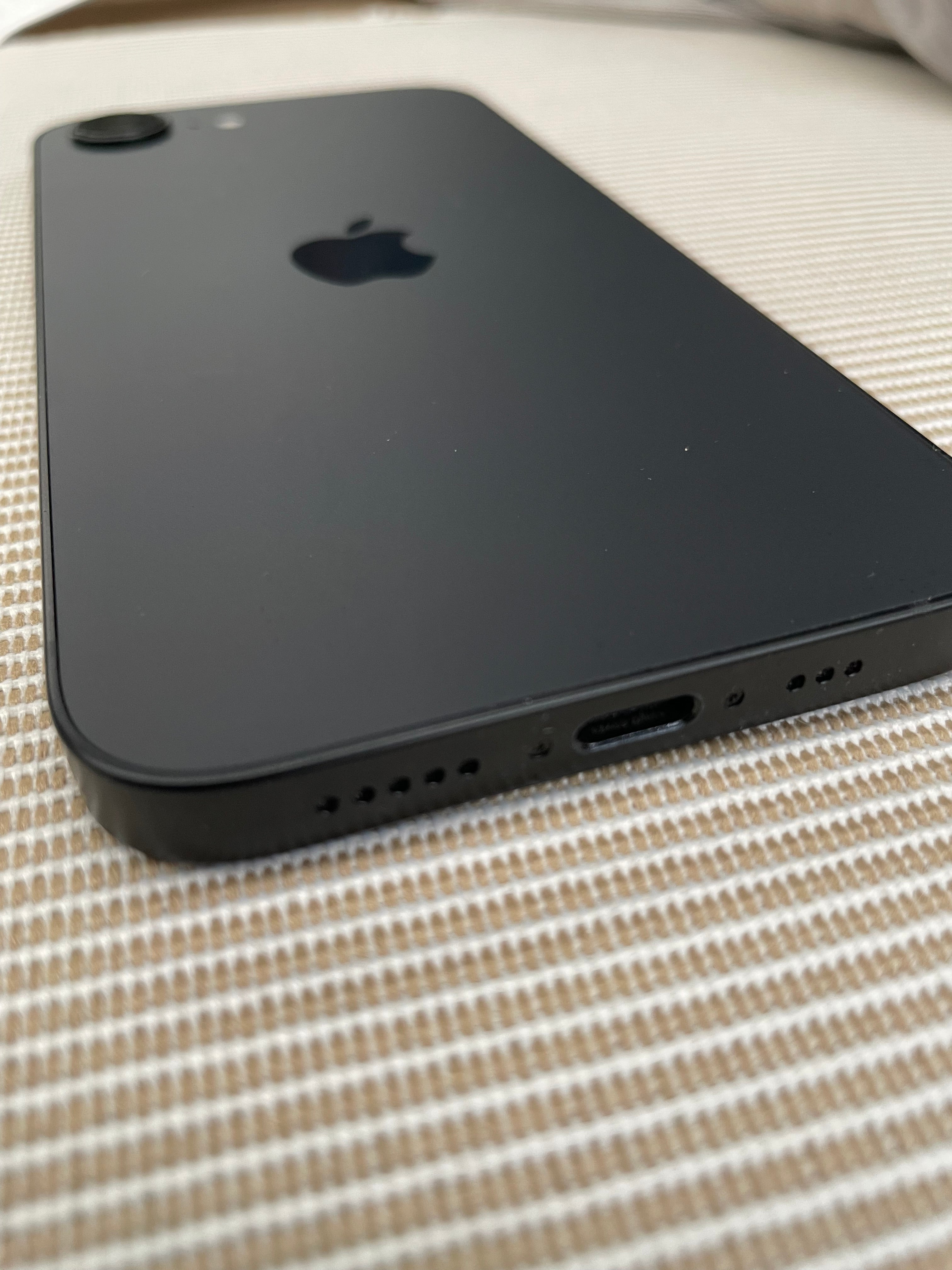 iPhone 16e – 128GB (Like-New Condition)
